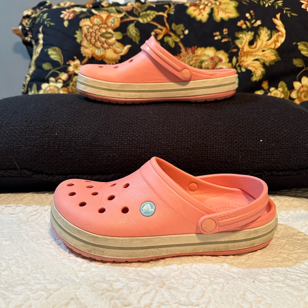 COPY - Crocs size 8 women - Peach color
